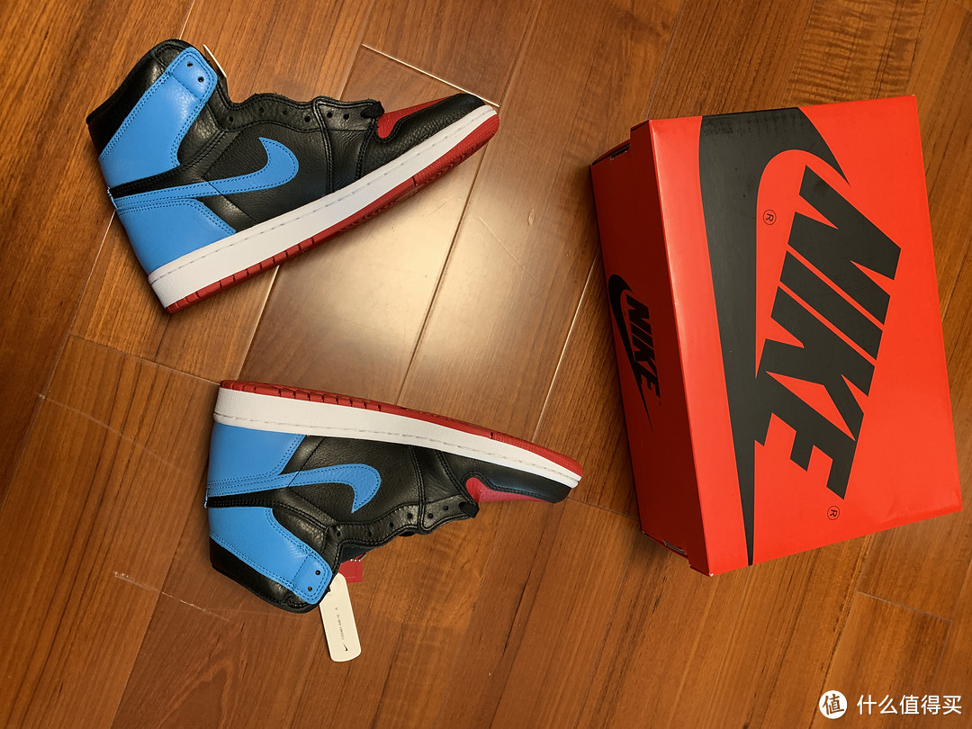 AJ1 反转警灯 Air Jordan 1 WMNS “UNC To Chicago”