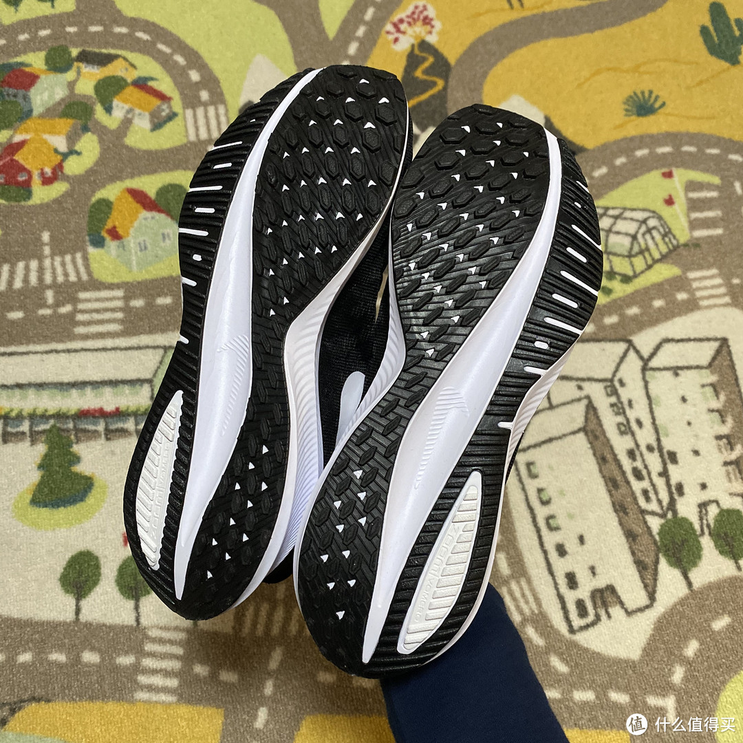 Nike的*级缓震跑鞋——Air Zoom Vomero 14