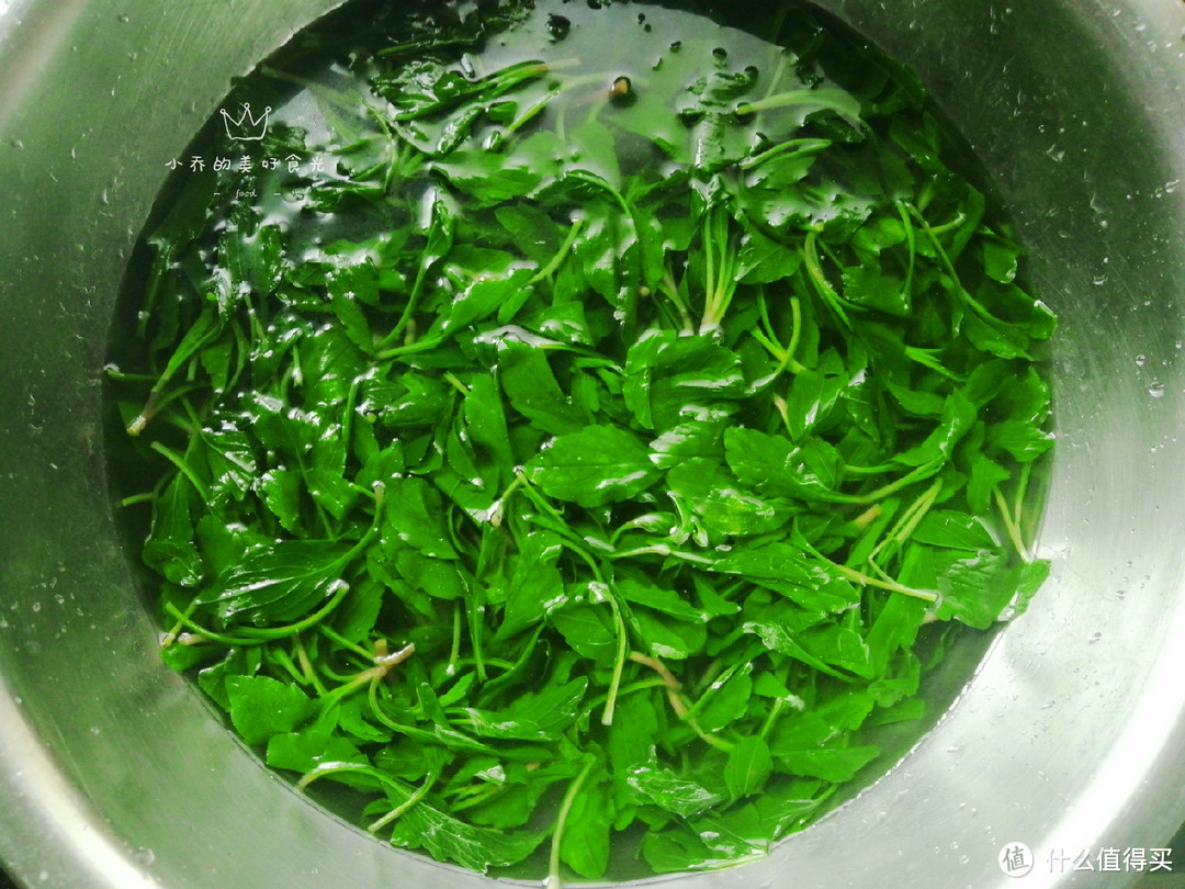 天气转热,路边这“野草”带回家,拌一拌就好吃,鲜香可口能清热