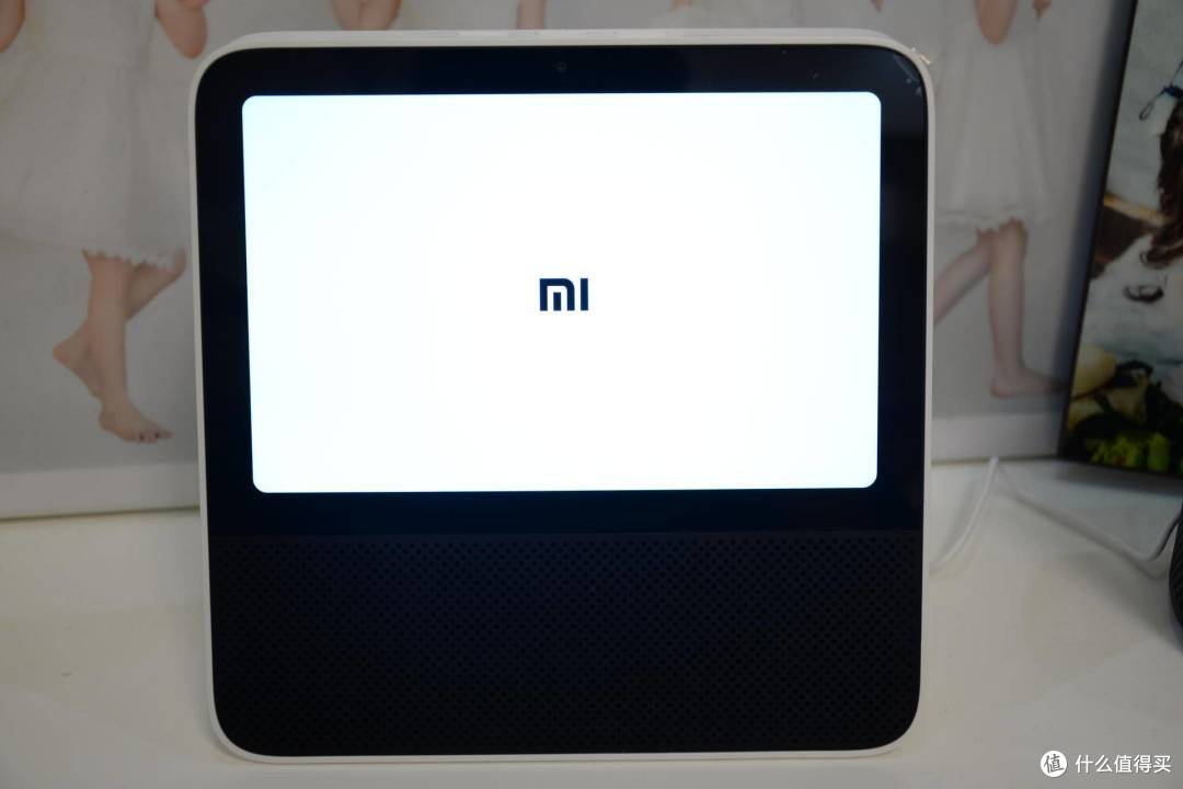 音箱也触屏,学习娱乐两不误—Redmi小米触屏音箱8分享