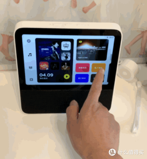 音箱也触屏,学习娱乐两不误—Redmi小米触屏音箱8分享
