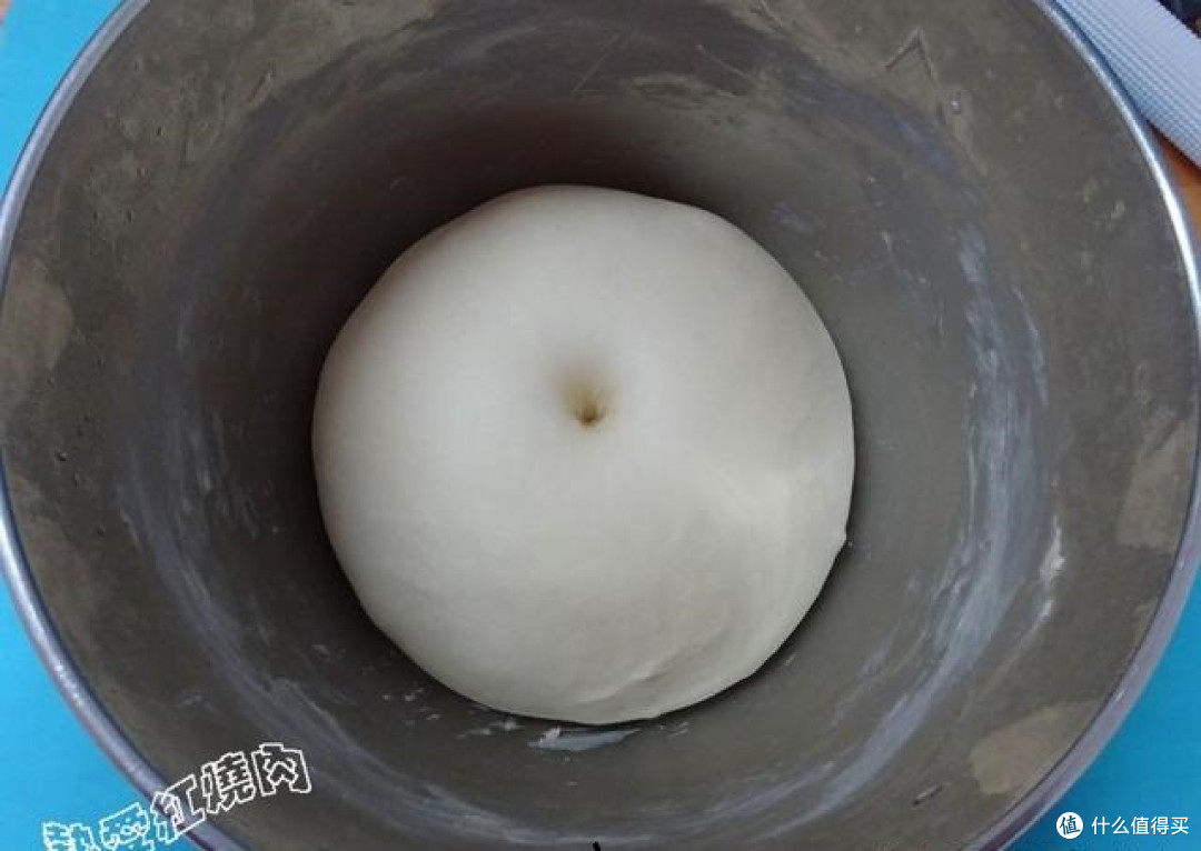 还没想好明天孩子早饭吃啥吗?赶紧动手和面做这个小面包吧!