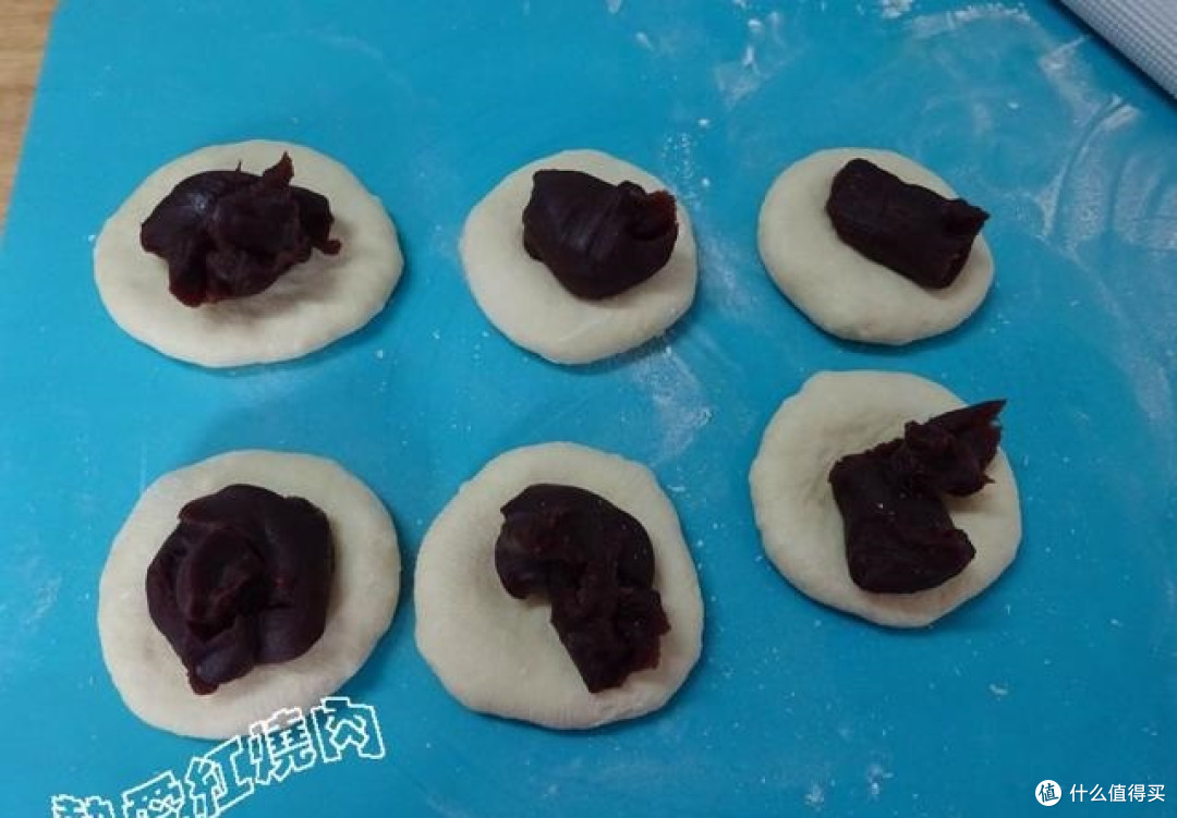 还没想好明天孩子早饭吃啥吗?赶紧动手和面做这个小面包吧!