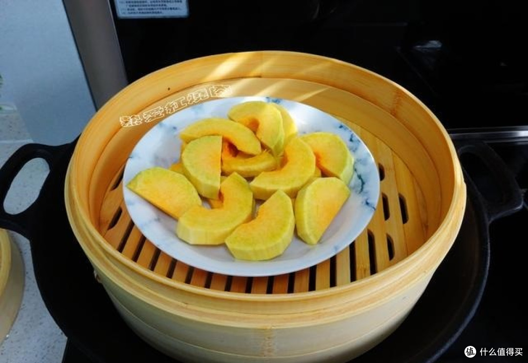 不会扭花卷没关系,您照我这么做,简单省事又漂亮,还能撕着吃!