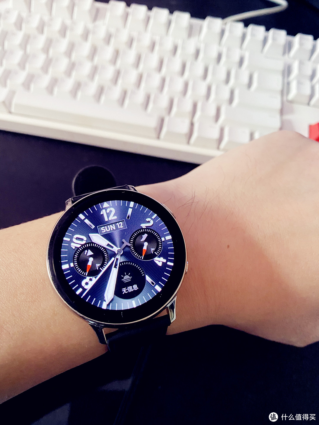温润如玉，时尚与科技的结合，三星Galaxy Watch Active2 开箱记
