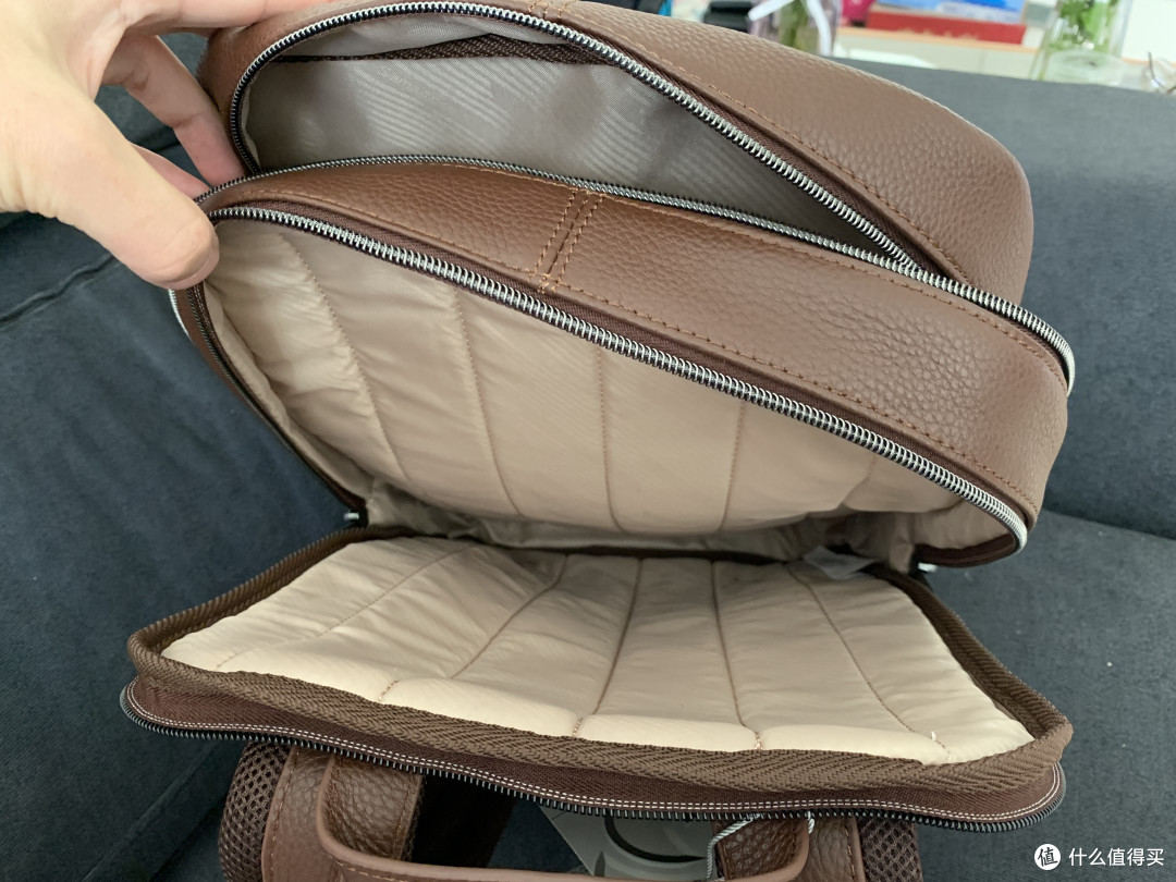 值友专车:复活节上车Samsonite新秀丽Leather Slim真皮双肩包开箱
