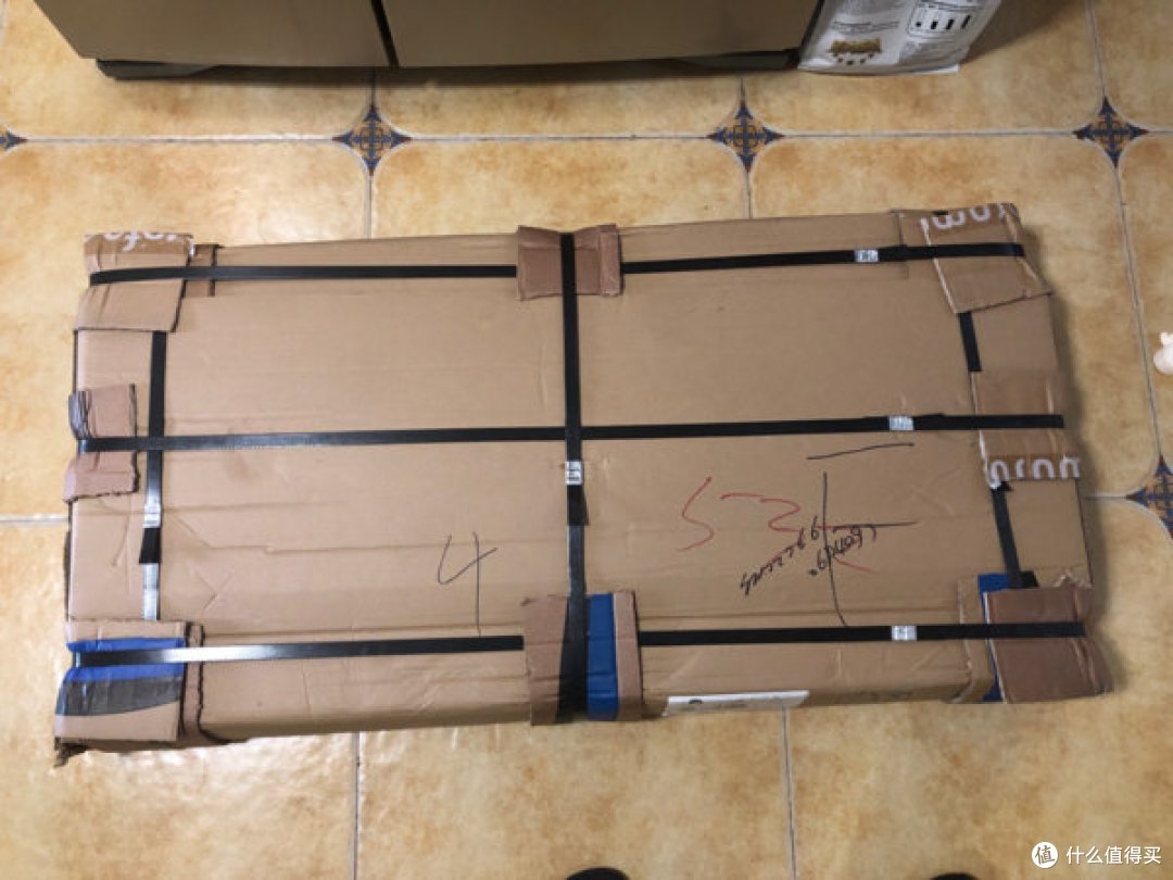一张简约的电脑桌 115元搞定