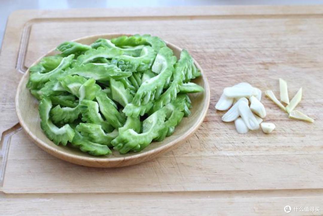 春季干燥爱上火,这菜隔三差五吃一次,几分钟就出锅,脆嫩又营养