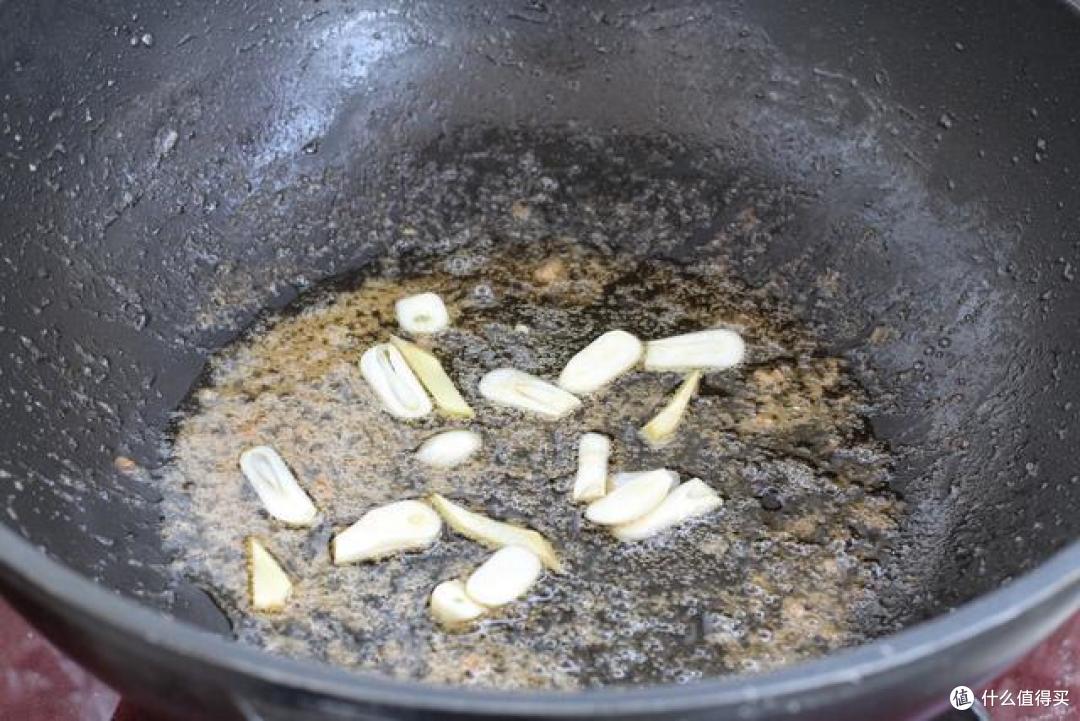 春季干燥爱上火,这菜隔三差五吃一次,几分钟就出锅,脆嫩又营养