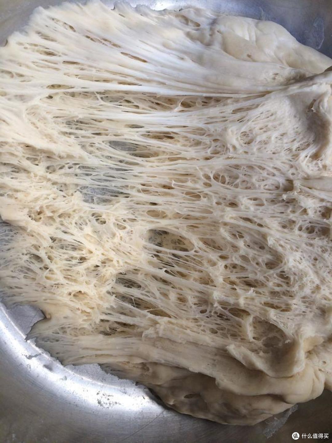热乎乎的香酥豆沙饼出锅啦,要不要吃一个?