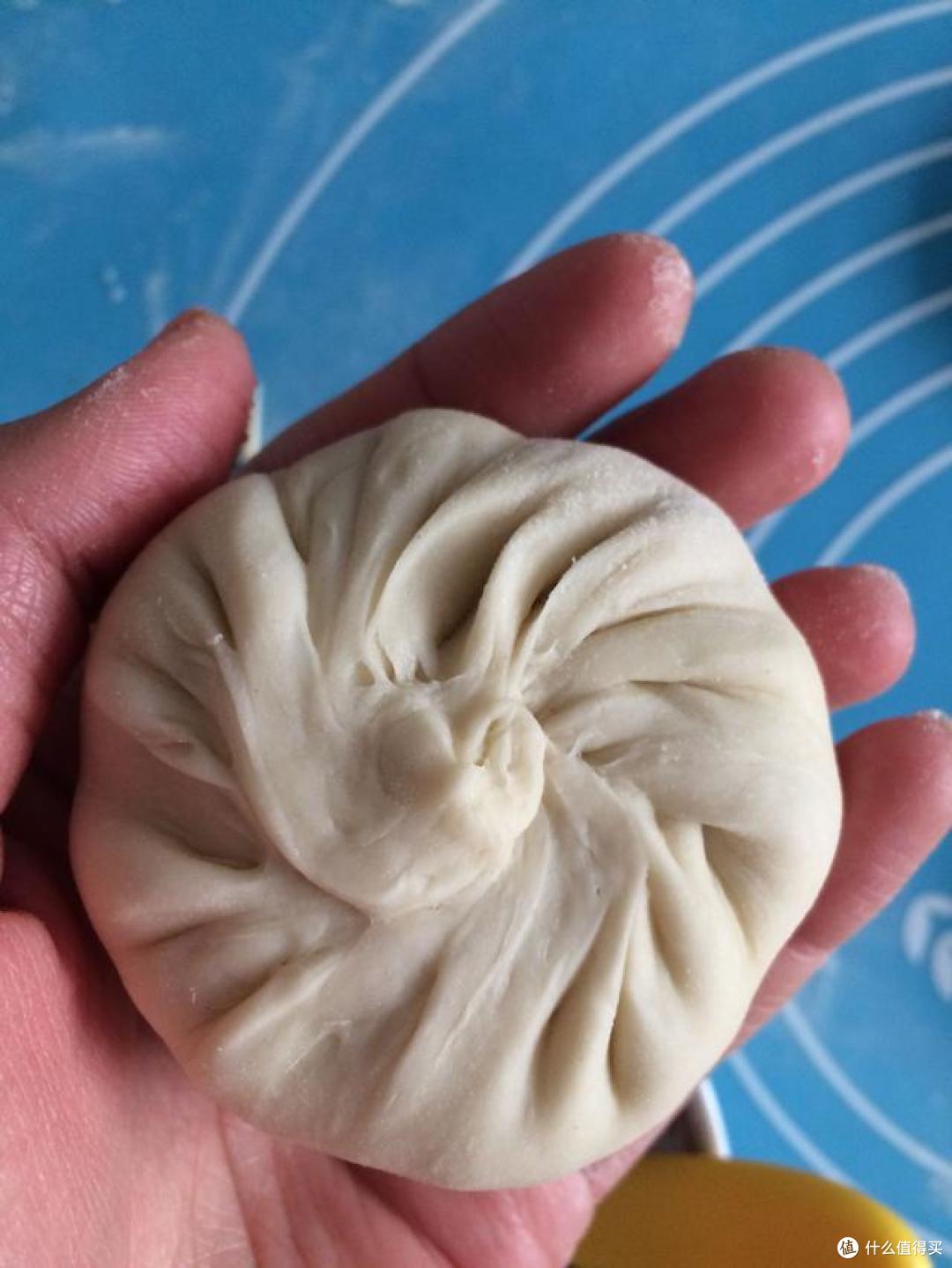 热乎乎的香酥豆沙饼出锅啦,要不要吃一个?