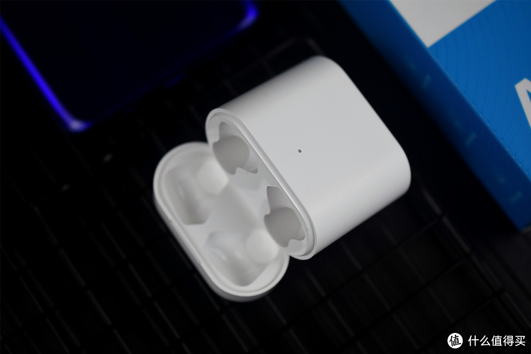小米无线蓝牙耳机Air 2s开箱：首款支持无线充电的小米蓝牙耳机！