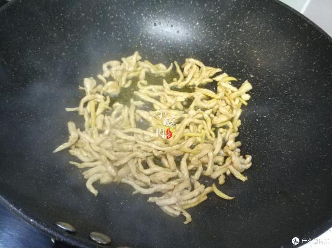 没食欲,这菜我家一周吃三次,能增进食欲,好吃又下饭