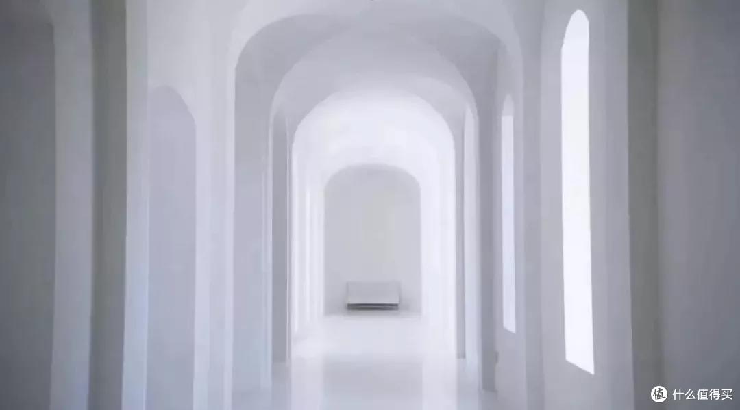 魔幻的人间，有一种美学可以帮你抵抗世界无常