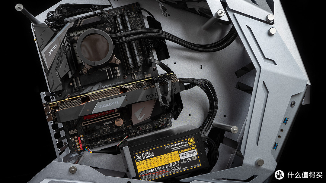 49年入国军？9900KF+RTX 2080 Ti雕牌AORUS伪全家桶装机