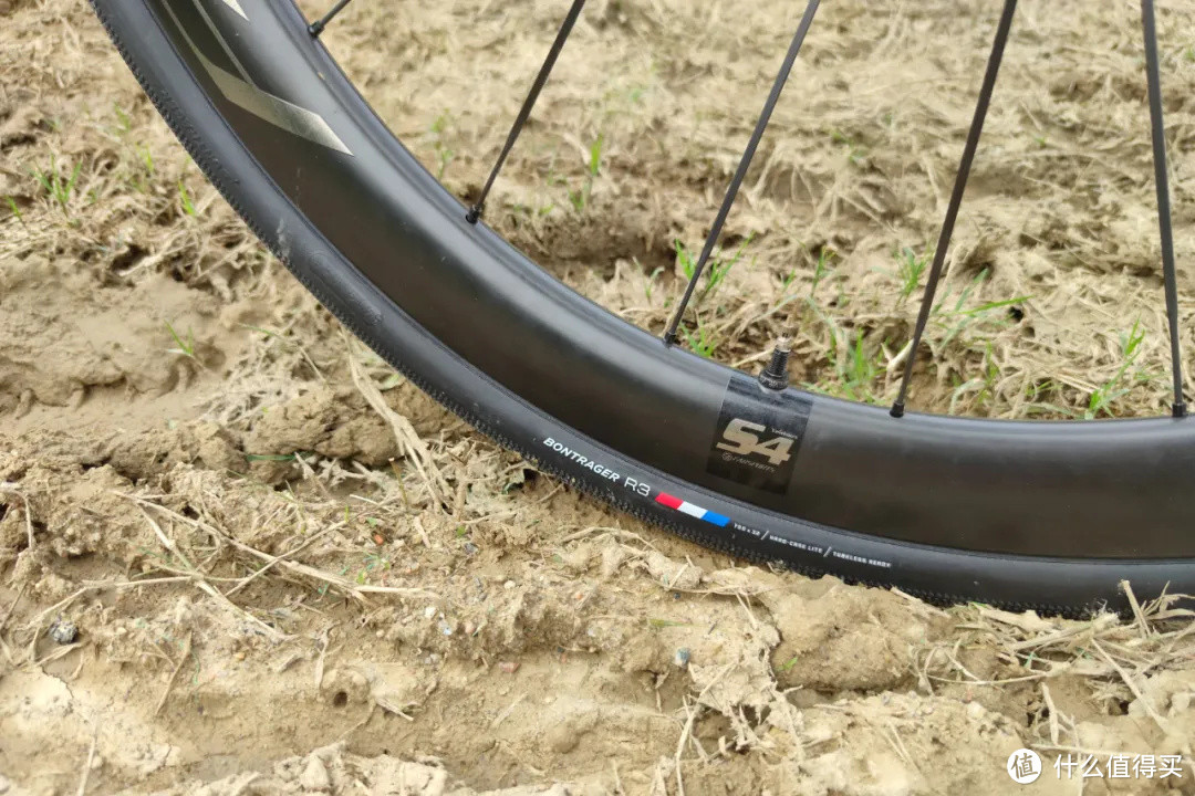 骑公路车也要宽轮胎！Bontrager R3 32c真空胎体验