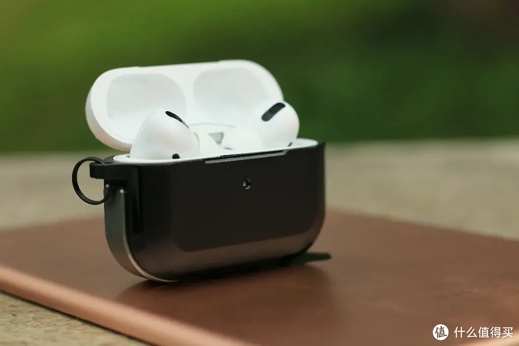 保护套也可「硬核」- 给苹果AirPods Pro耳机穿上Defense外衣