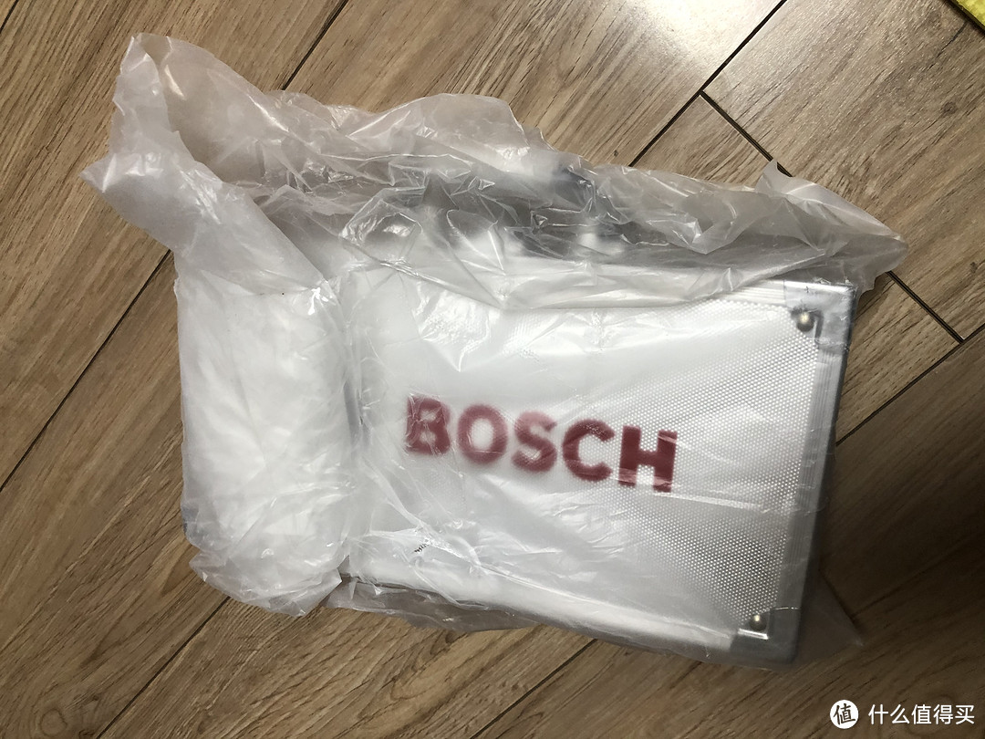 精巧灵动的值得买站内名物—BOSCH GO 2代电动螺丝刀铝合金尊享版，事半功倍的生活利器