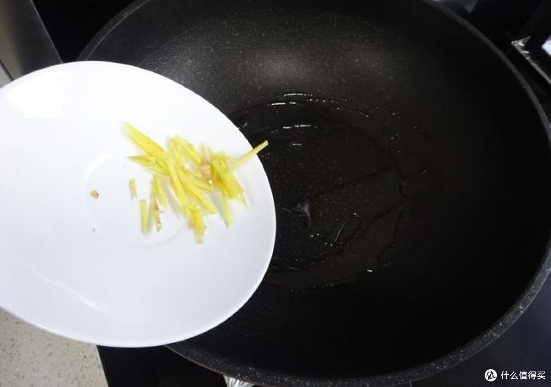 猪身上这部位的肉绝对是精华,口感最嫩肉最香,跟猪肉价格差不多