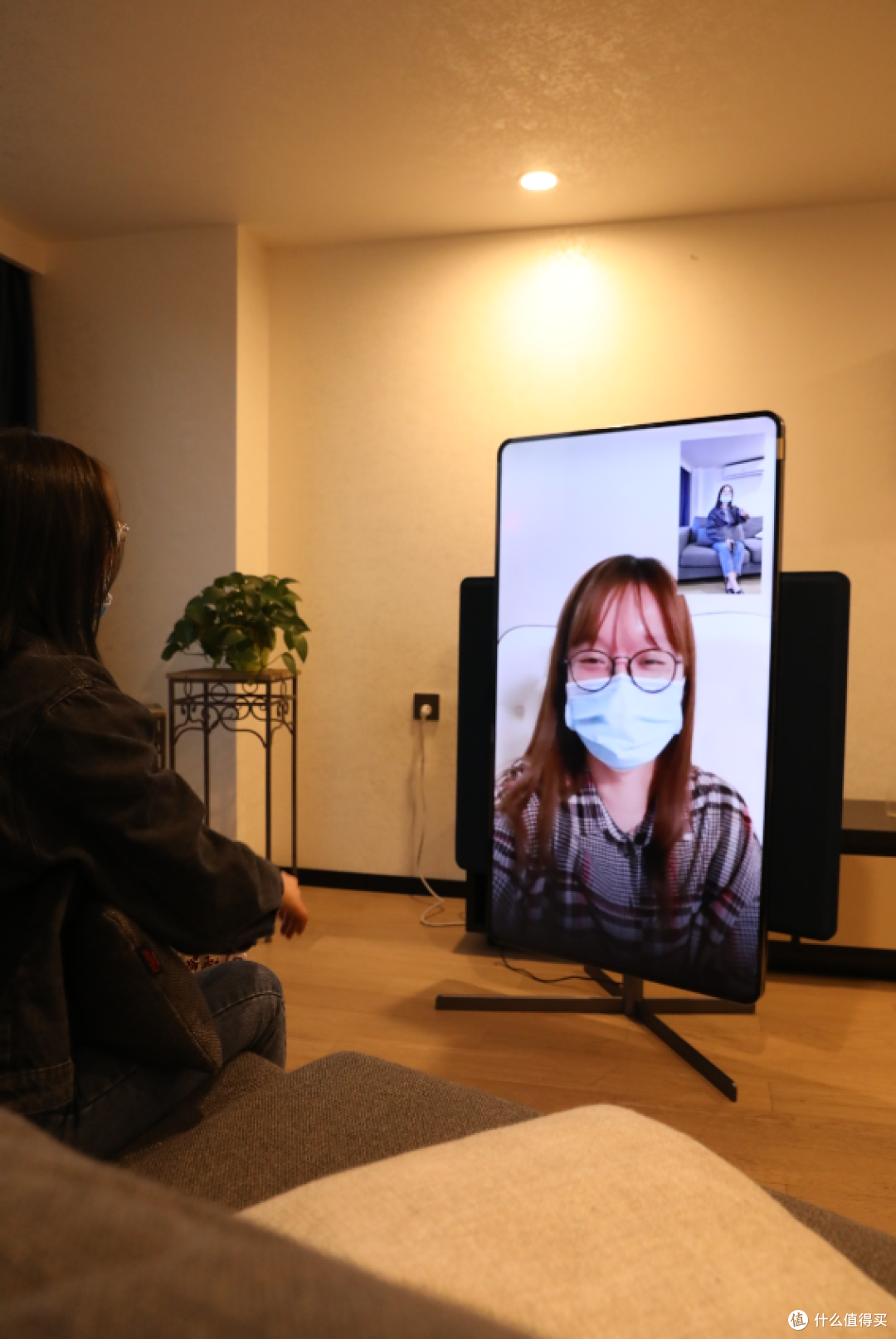 智能家庭娱乐新物种，TCL·XESS 旋转智屏开启多种影音娱乐模式