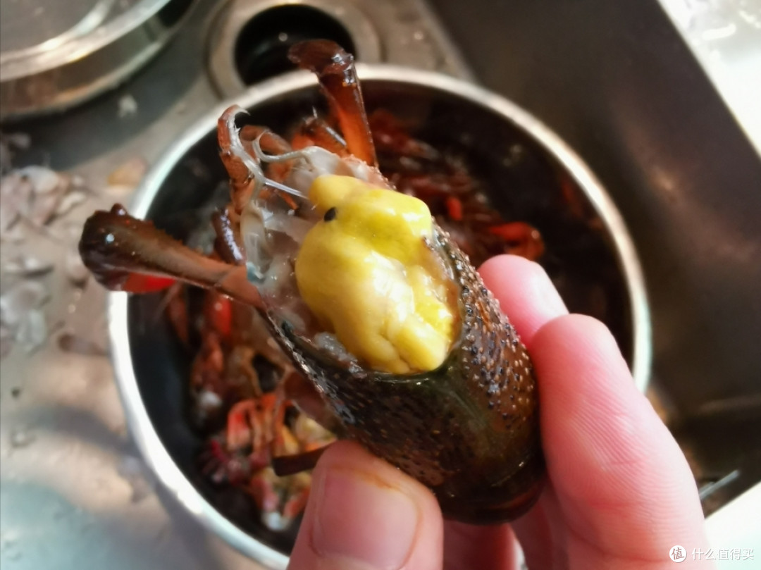 满足一家人口腹之欲的麻辣小龙虾
