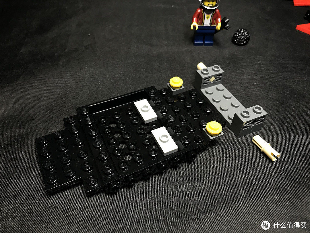 开启8格新时代：LEGO乐高 超级赛车系列 法拉利F8 76895