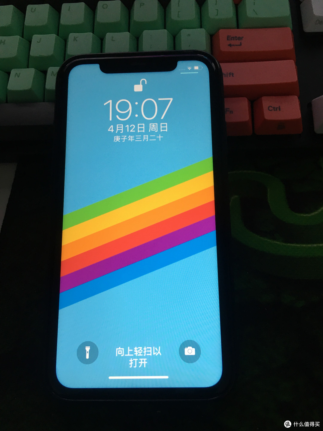 iphone11使用体验,对比iPhoneSE强在哪里,哪个更值得买