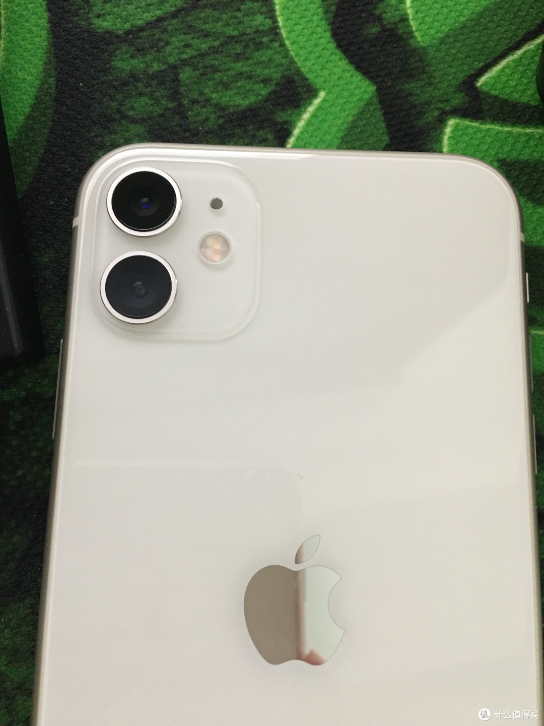 iphone11使用体验,对比iPhoneSE强在哪里,哪个更值得买
