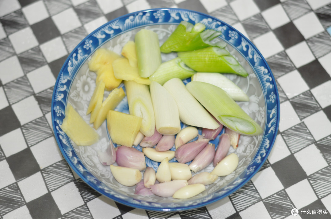 花一小时,精心炖一锅萝卜排骨汤,完美的周末就过去了