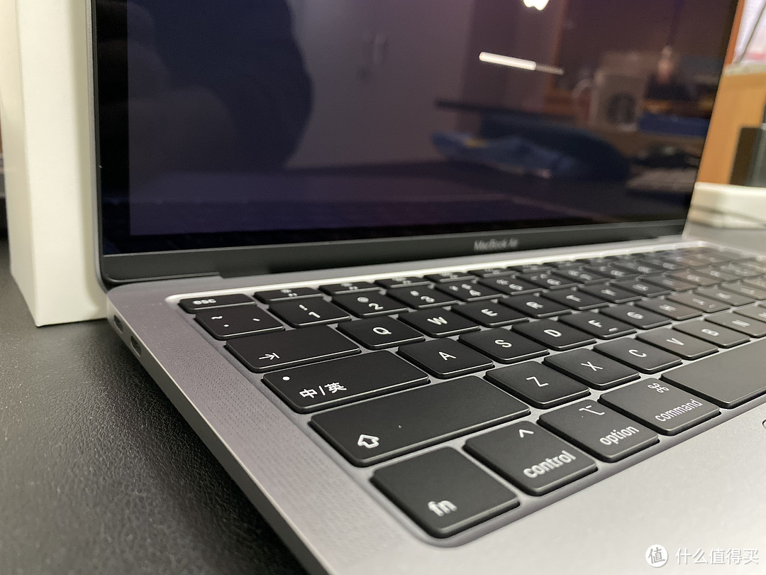 2020款MacBook Air 深空灰简单开箱与iPad Pro对比感受