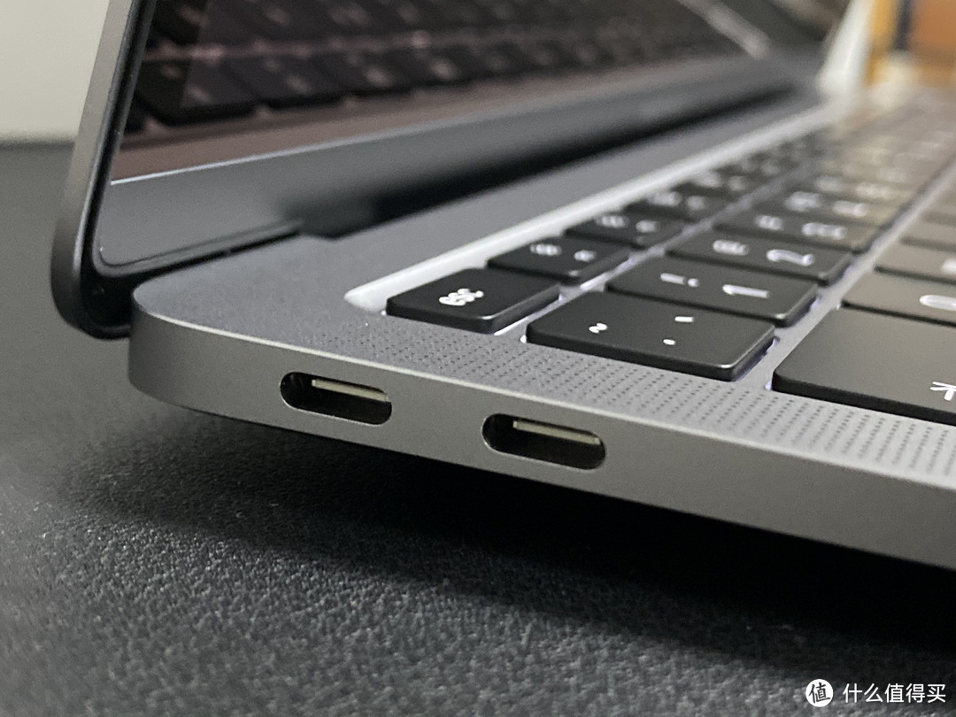 2020款MacBook Air 深空灰简单开箱与iPad Pro对比感受