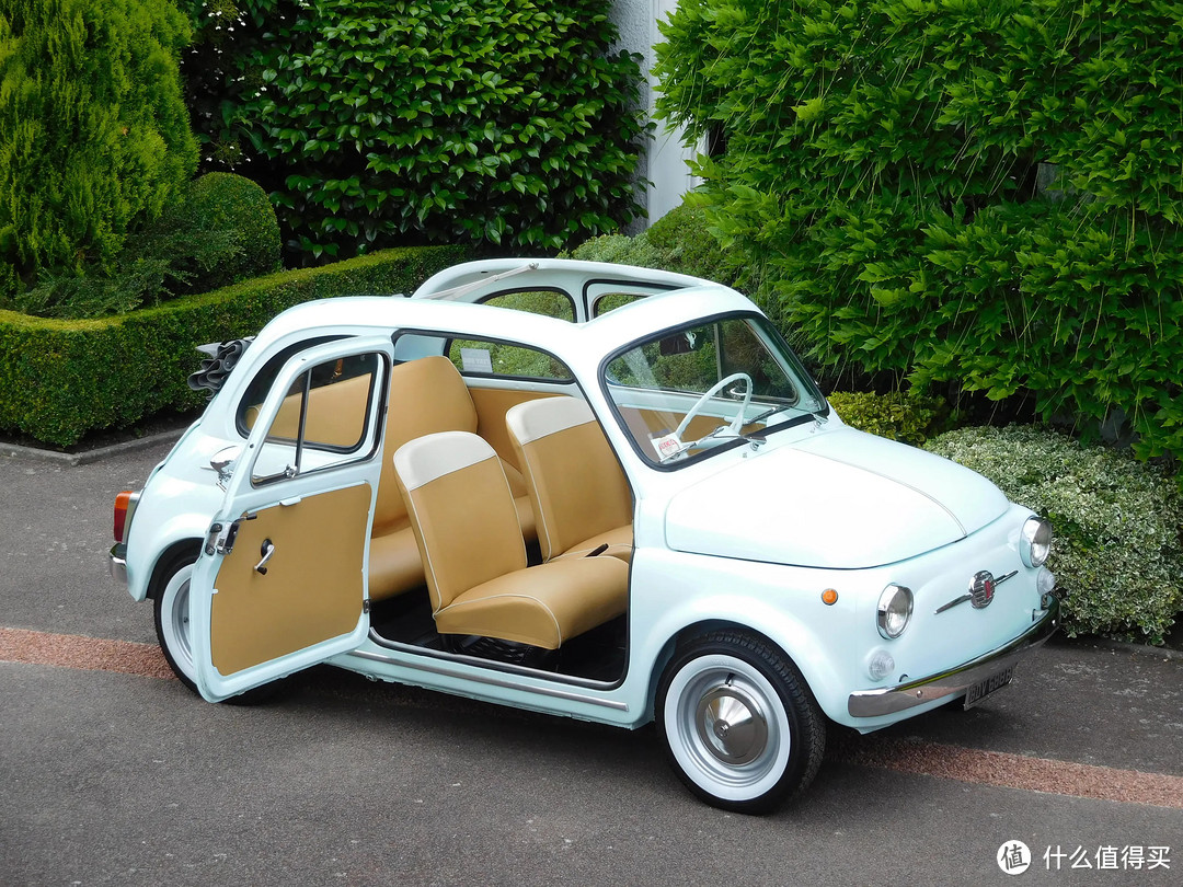 早于FIAT 500F型的三款车型均为“自杀门”设计