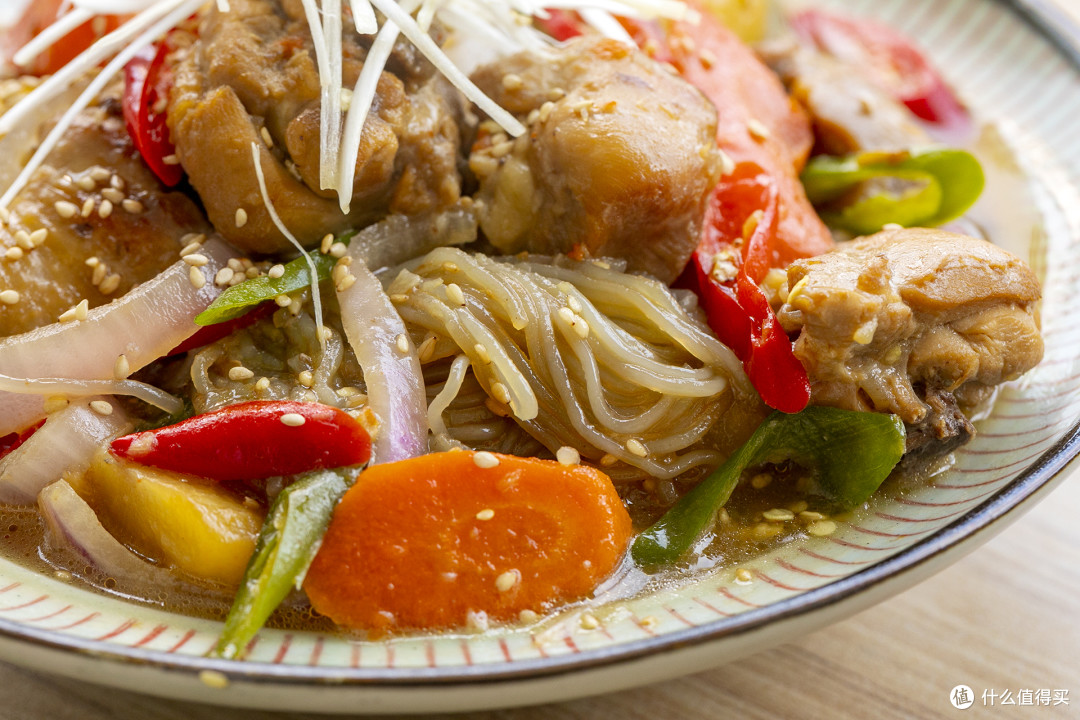 火遍韩国!一整条美食街都在卖它,这菜得多好吃!