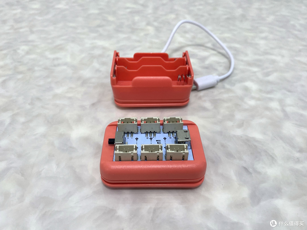 动脑又动手的编程玩具!DFRobot 造物粒子积木百宝盒给孩子一次编程初体验