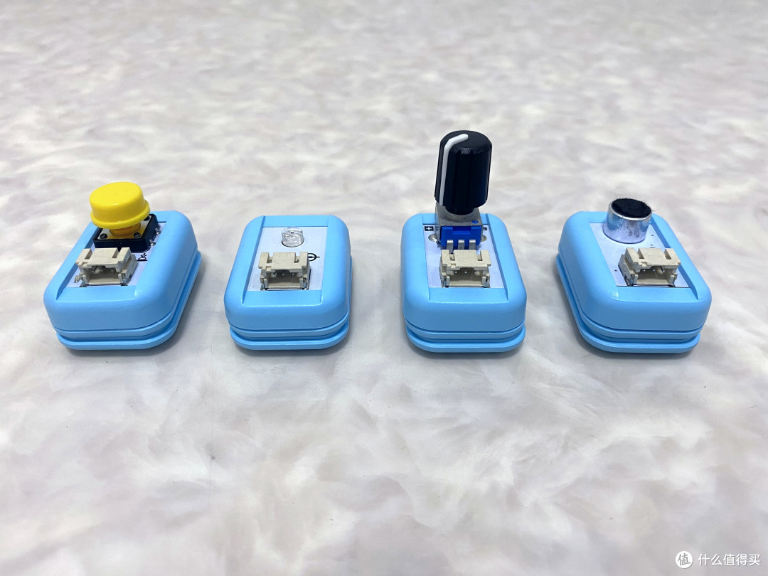 动脑又动手的编程玩具!DFRobot 造物粒子积木百宝盒给孩子一次编程初体验