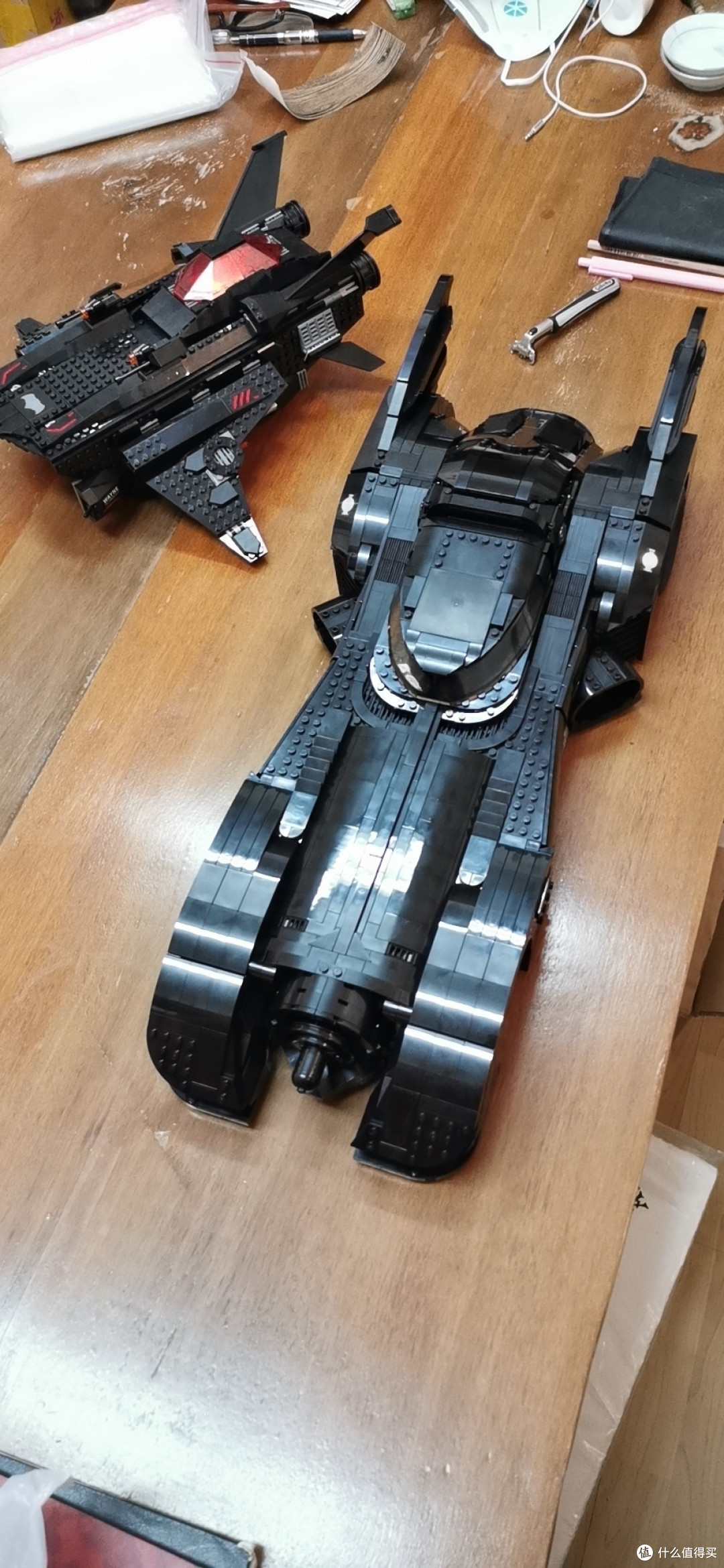 战车和狐蝠运输机作对比