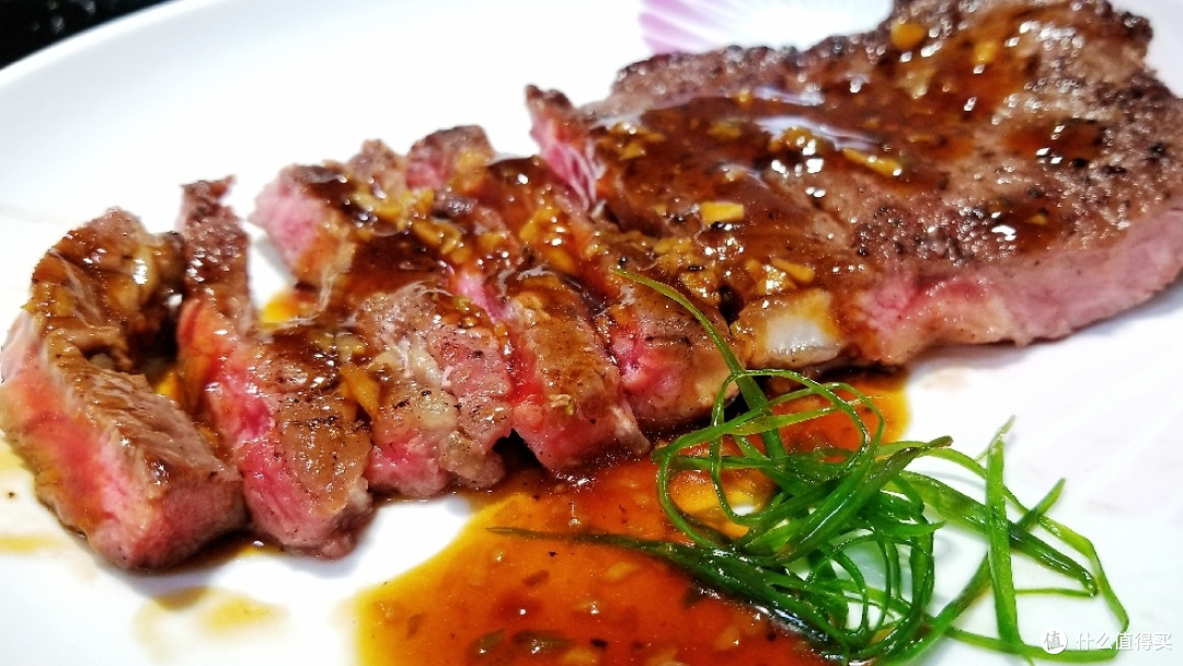 两分钟,煎出口感绝佳的5成熟肉眼牛排
