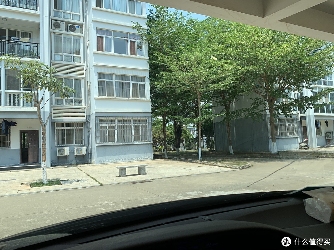 刮完的玻璃非常通透,没有水痕