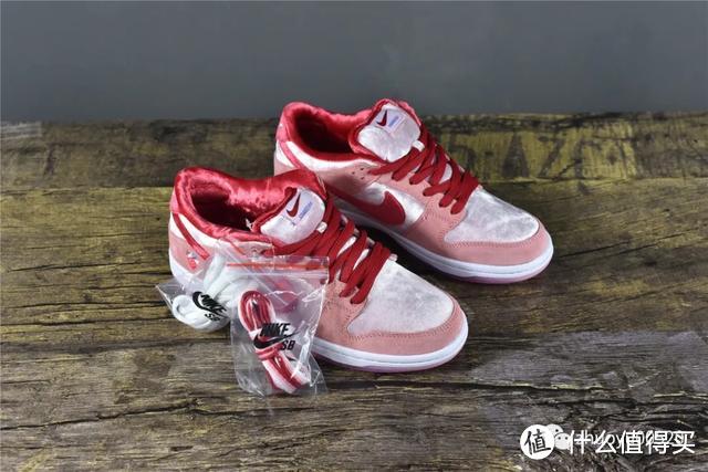 Nike Dunk 情人节限定原谅粉配色开箱测评