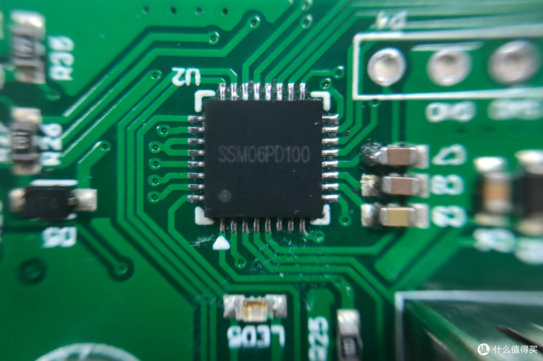拆解报告:森石脉PowerBen能源堡360W移动电源SMP-360W