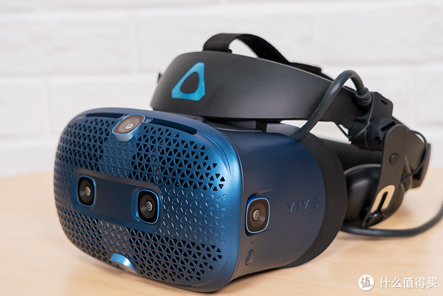 HTC Vive Cosmos VR头显评测：旗舰VR游戏体验舍我其谁