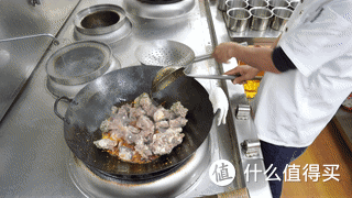 厨师长教你:“麻辣羊蝎子”的家常做法,味道很棒,先收藏起来