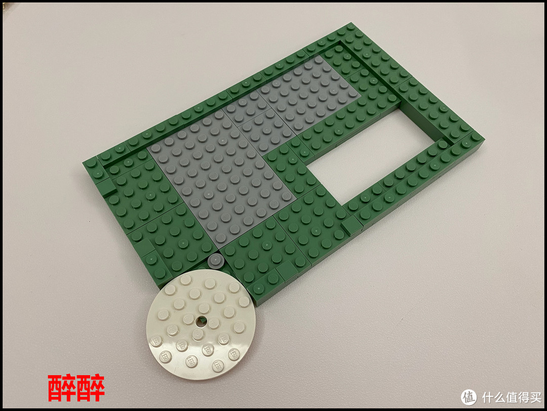 BrickandTiles-ModularClockTowerSquare（钟楼