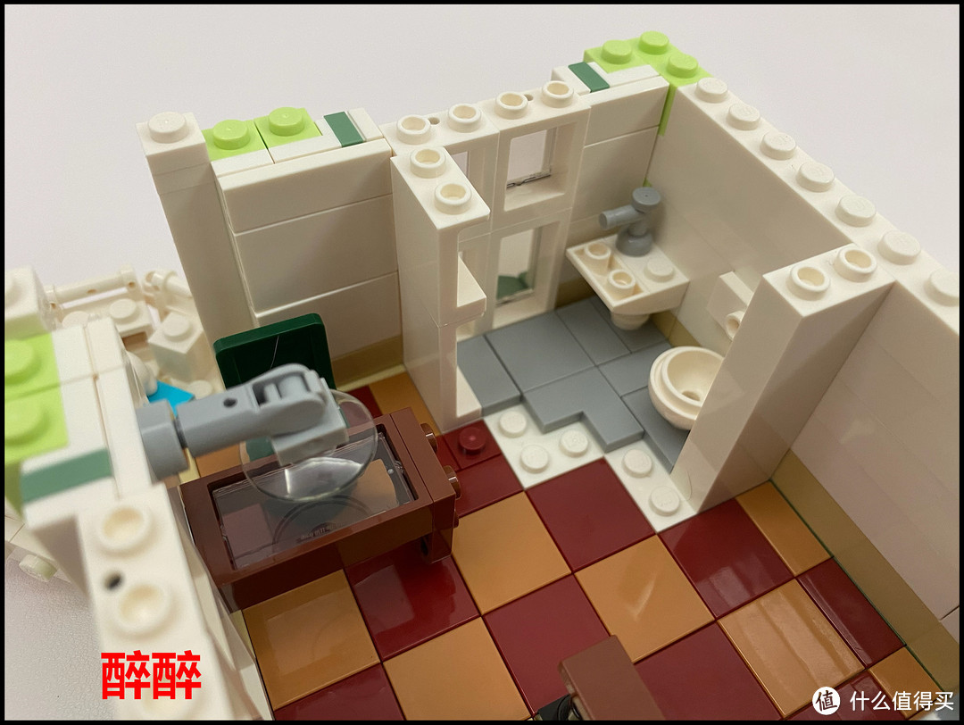 BrickandTiles-ModularClockTowerSquare（钟楼