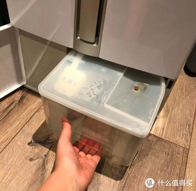 把里面的水抽出来