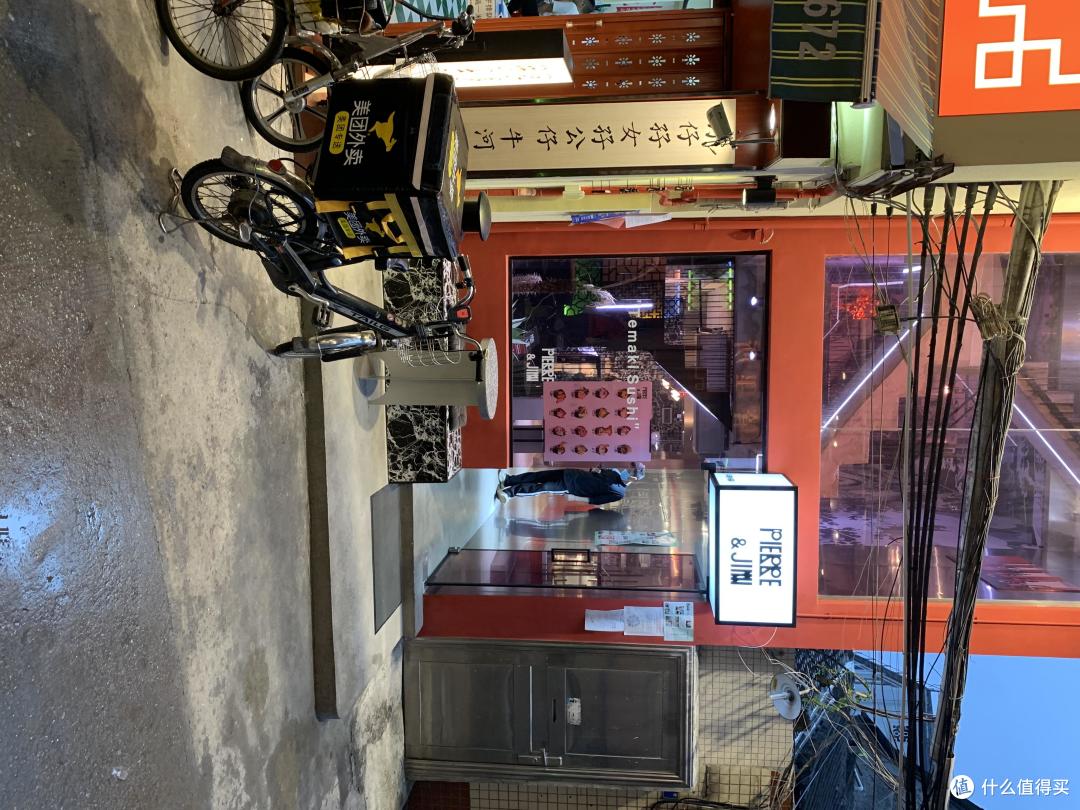 手卷专门店,脆香的紫菜配新鲜的刺身