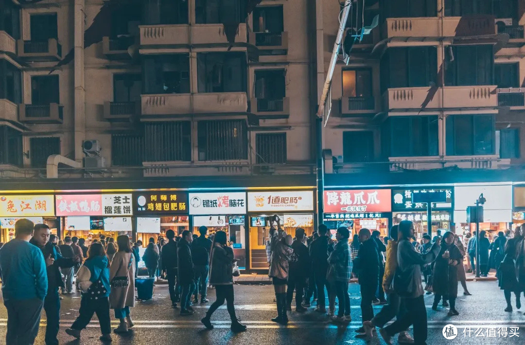 没在夜市里混过，那就是白去成都了