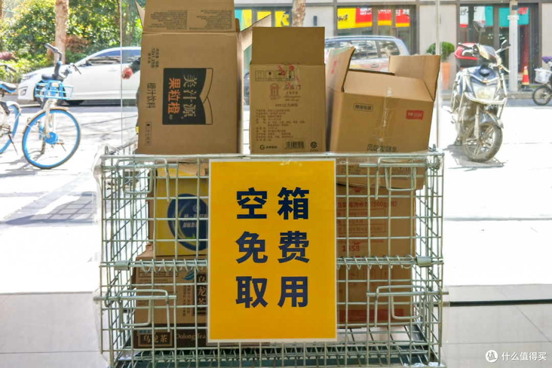 这间默默扎根社区的外国超市,简直是贫民窟女孩之光