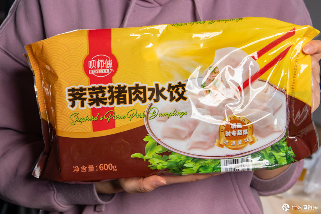 这间默默扎根社区的外国超市,简直是贫民窟女孩之光