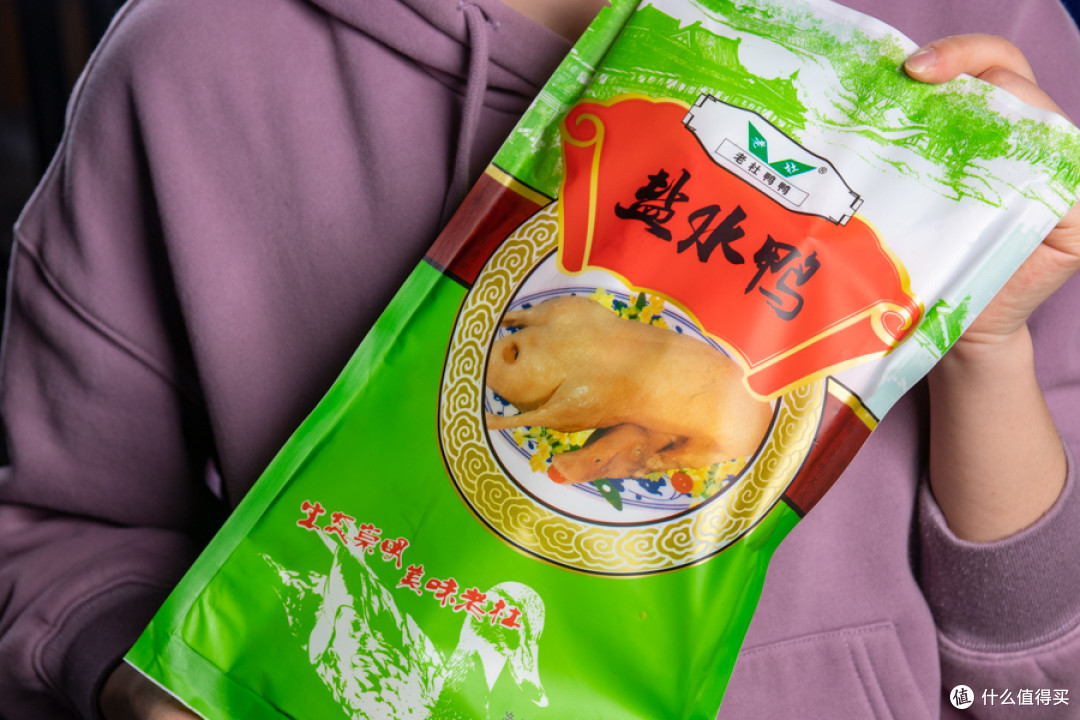 这间默默扎根社区的外国超市,简直是贫民窟女孩之光